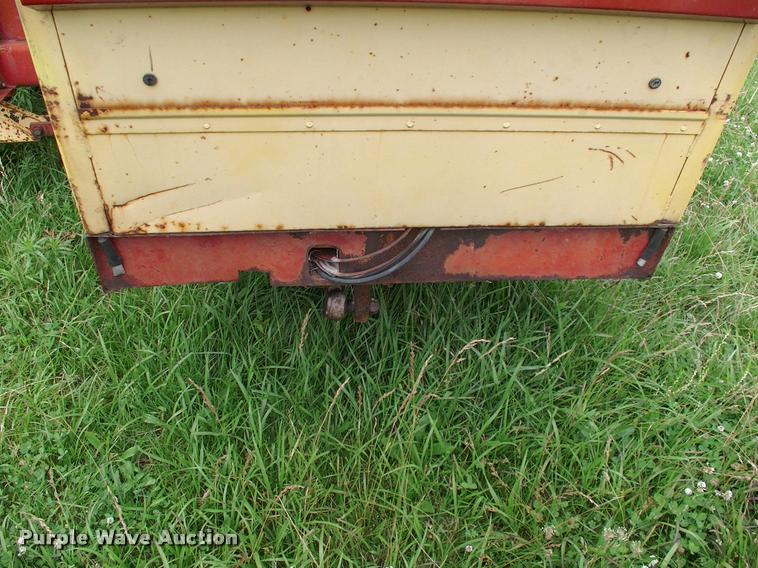 image for item DK9696 New Holland Stack Cruiser 1069 bale wagon