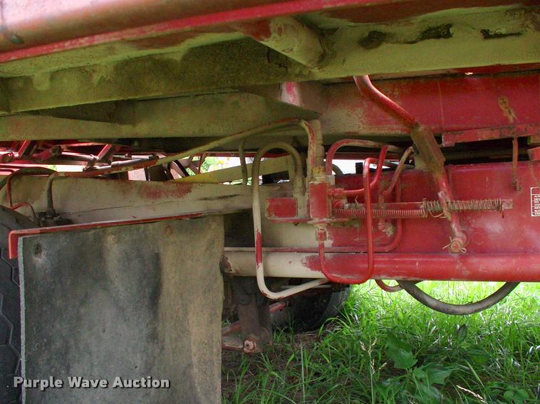 image for item DK9696 New Holland Stack Cruiser 1069 bale wagon