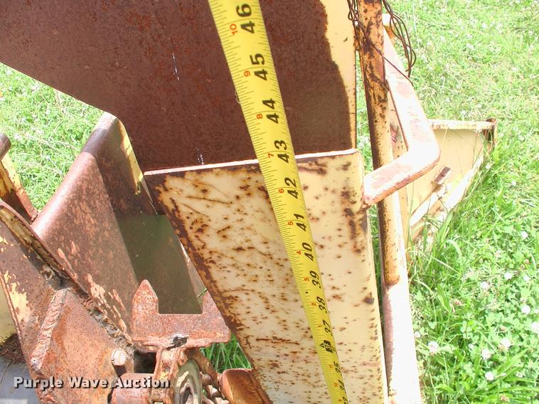 image for item DK9696 New Holland Stack Cruiser 1069 bale wagon