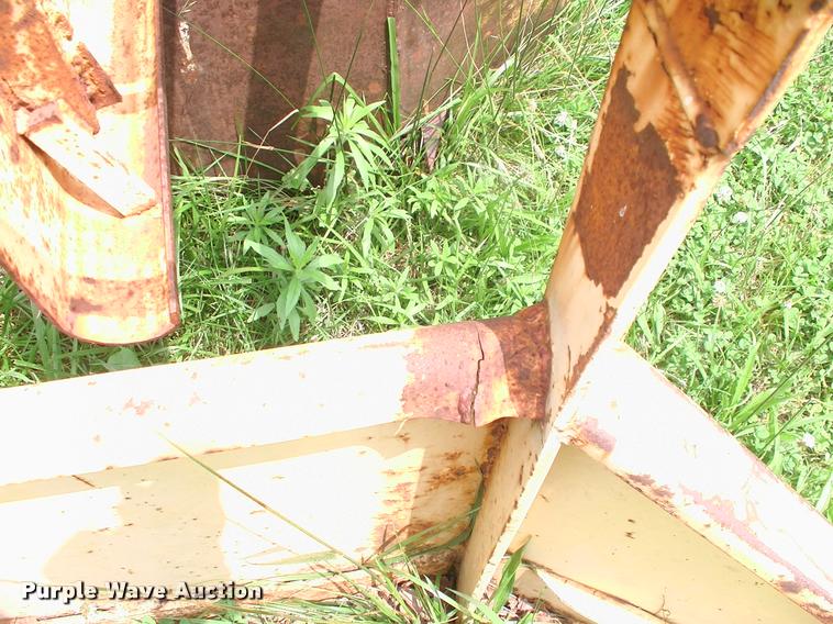 image for item DK9696 New Holland Stack Cruiser 1069 bale wagon