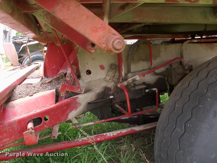 image for item DK9696 New Holland Stack Cruiser 1069 bale wagon