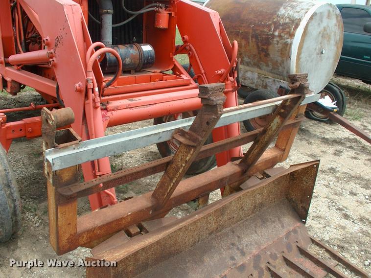 image for item DK9715 Allis Chalmers 190 tractor
