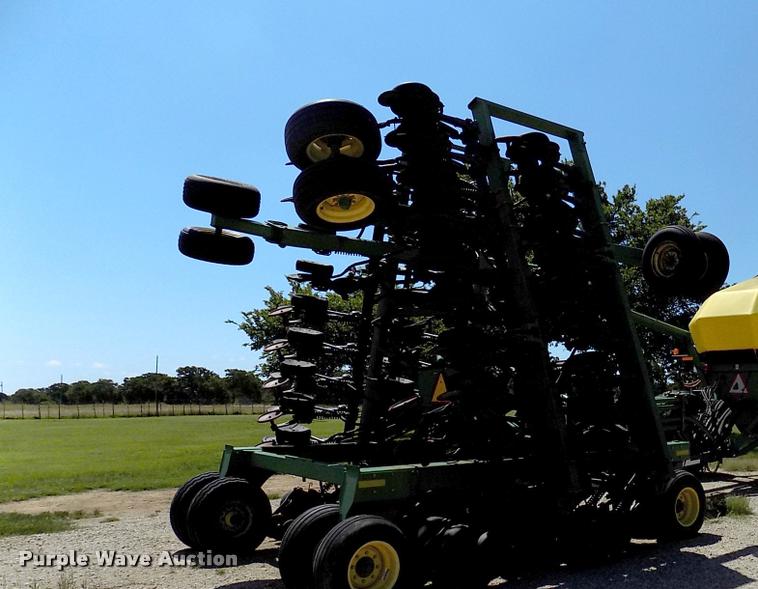 image for item DK9970 2000 John Deere 1860 no-till air seeder