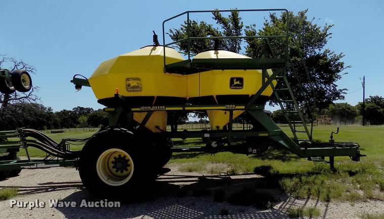 image for item DK9970 2000 John Deere 1860 no-till air seeder