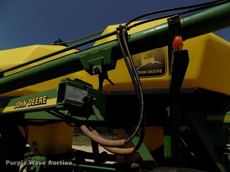 image for item DK9970 2000 John Deere 1860 no-till air seeder