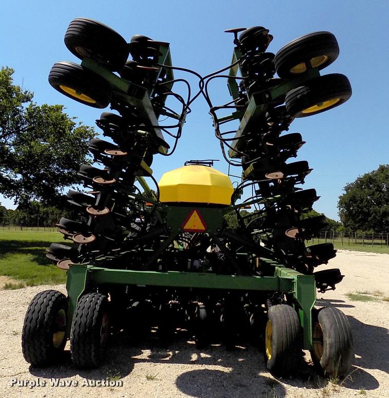 image for item DK9970 2000 John Deere 1860 no-till air seeder