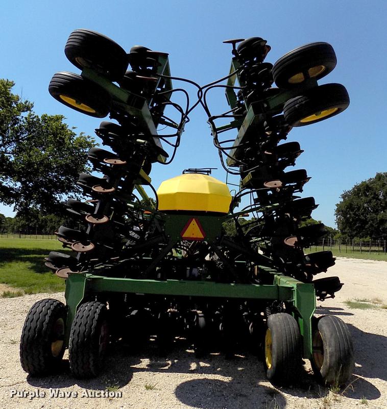 image for item DK9970 2000 John Deere 1860 no-till air seeder