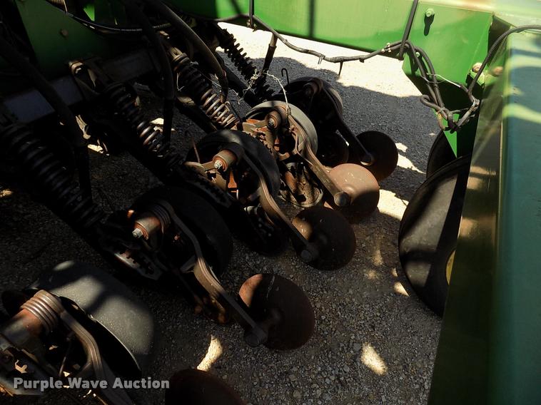 image for item DK9970 2000 John Deere 1860 no-till air seeder