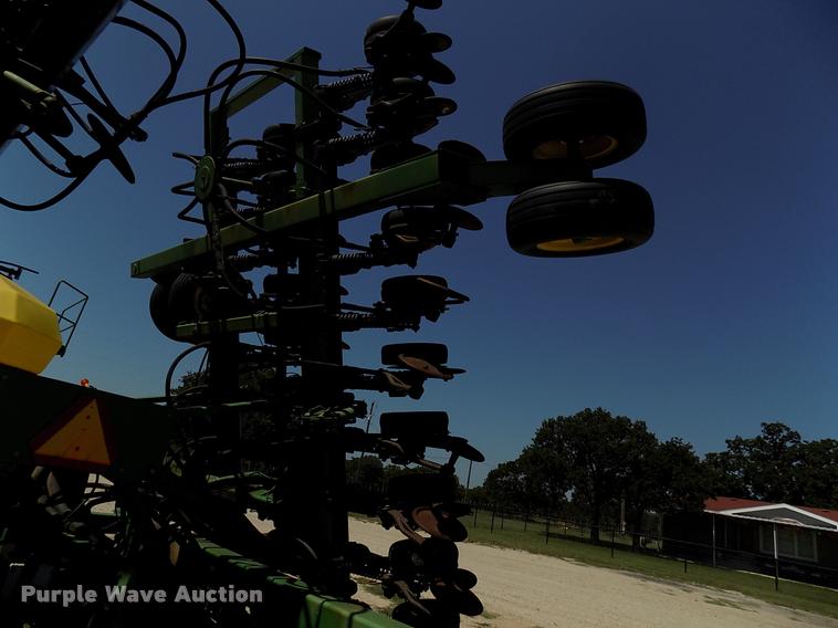 image for item DK9970 2000 John Deere 1860 no-till air seeder