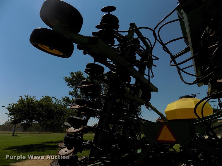 image for item DK9970 2000 John Deere 1860 no-till air seeder