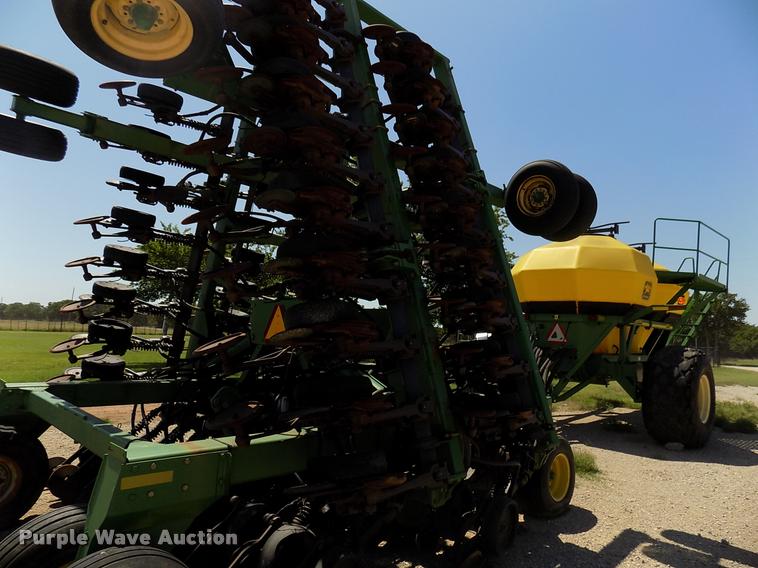image for item DK9970 2000 John Deere 1860 no-till air seeder