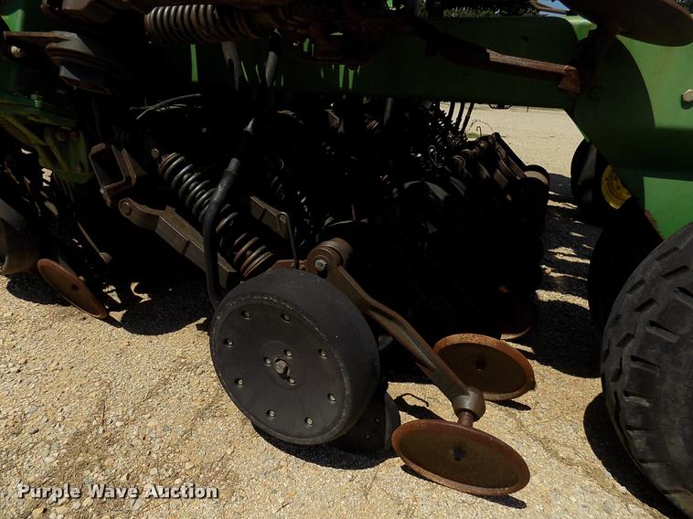 image for item DK9970 2000 John Deere 1860 no-till air seeder