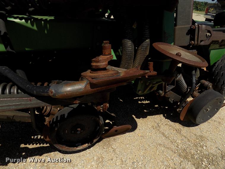 image for item DK9970 2000 John Deere 1860 no-till air seeder