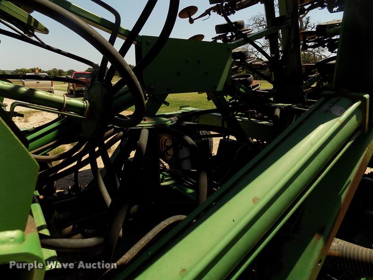 image for item DK9970 2000 John Deere 1860 no-till air seeder