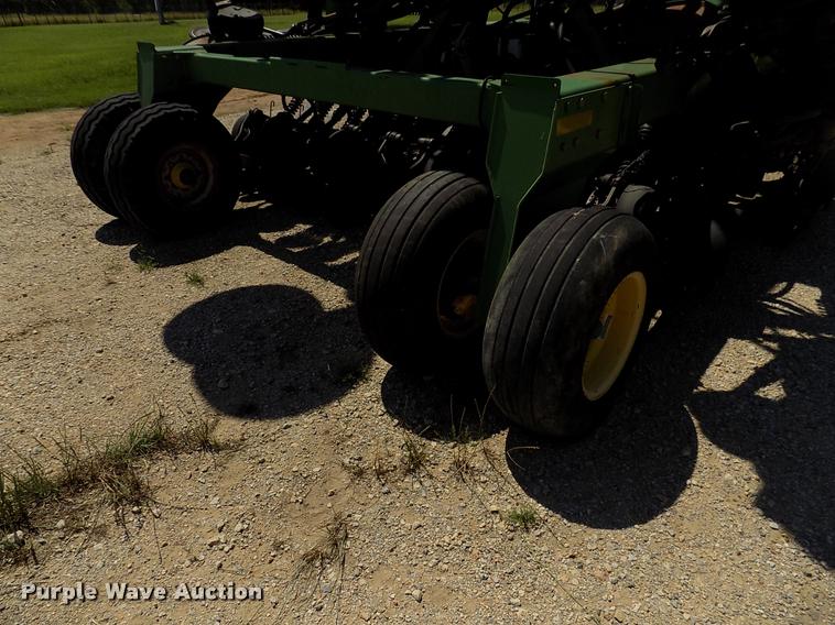 image for item DK9970 2000 John Deere 1860 no-till air seeder