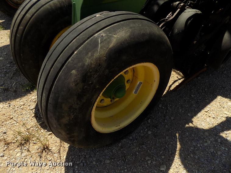 image for item DK9970 2000 John Deere 1860 no-till air seeder