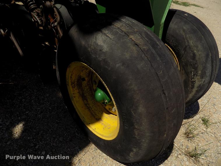 image for item DK9970 2000 John Deere 1860 no-till air seeder