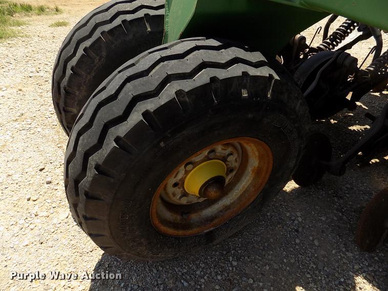 image for item DK9970 2000 John Deere 1860 no-till air seeder