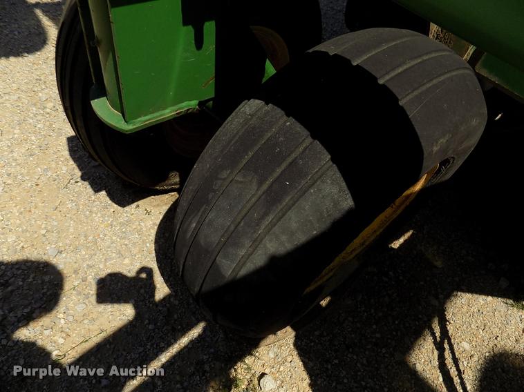 image for item DK9970 2000 John Deere 1860 no-till air seeder