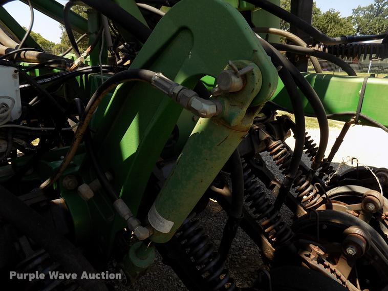 image for item DK9970 2000 John Deere 1860 no-till air seeder