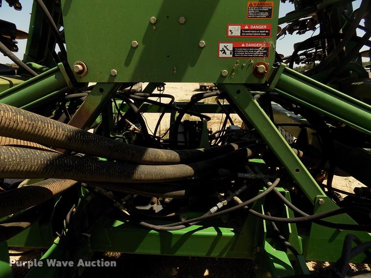 image for item DK9970 2000 John Deere 1860 no-till air seeder