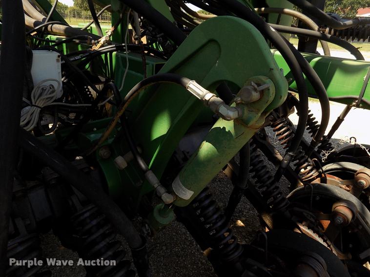 image for item DK9970 2000 John Deere 1860 no-till air seeder