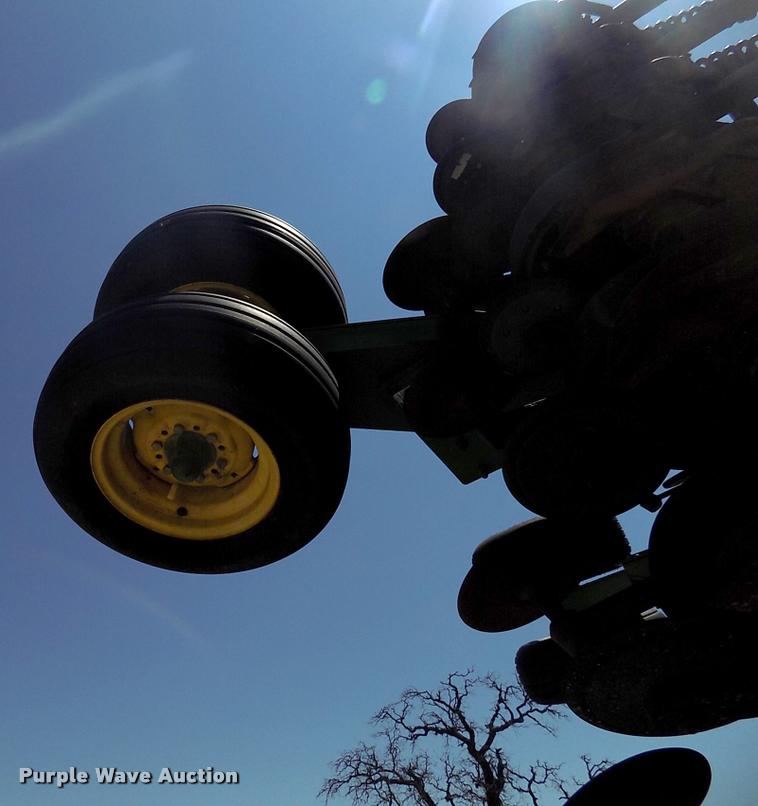 image for item DK9970 2000 John Deere 1860 no-till air seeder