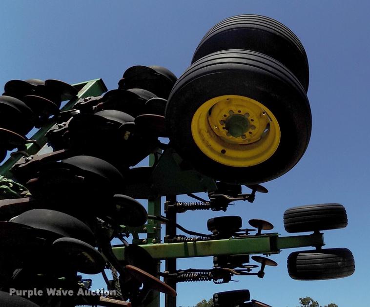 image for item DK9970 2000 John Deere 1860 no-till air seeder