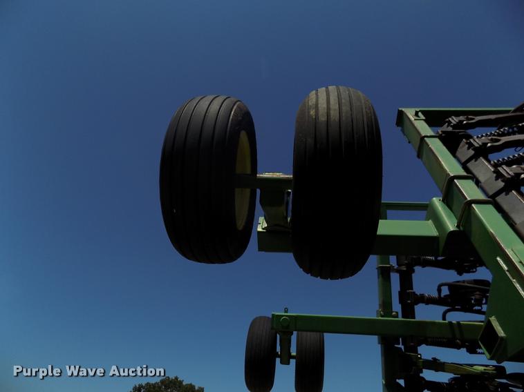 image for item DK9970 2000 John Deere 1860 no-till air seeder