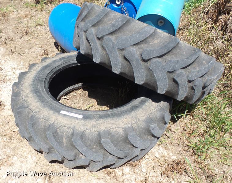 image for item DL9578 (2) Firestone 14.9R30 tires