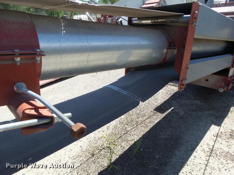 image for item G1085 2007 Hutchinson conveyor