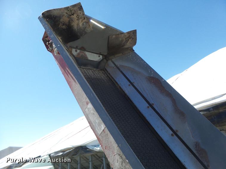 image for item G1085 2007 Hutchinson conveyor