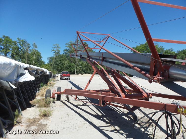 image for item G1085 2007 Hutchinson conveyor