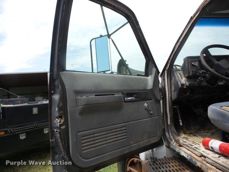 image for item K6473 1990 Chevrolet Kodiak applicator truck