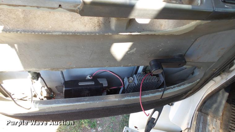 image for item DA1095 2003 Freightliner Columbia semi truck