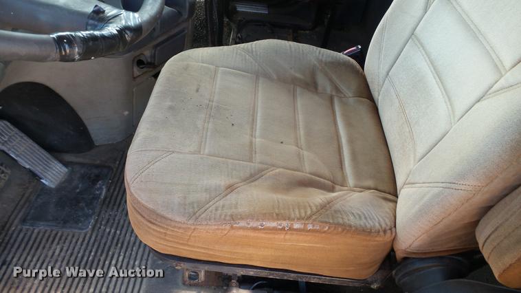 image for item DA1095 2003 Freightliner Columbia semi truck