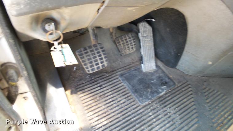 image for item DA1095 2003 Freightliner Columbia semi truck