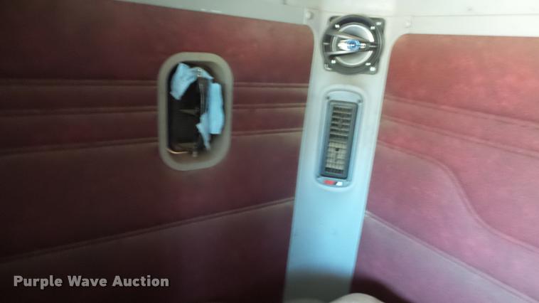 image for item DA1095 2003 Freightliner Columbia semi truck