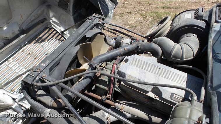 image for item DA1095 2003 Freightliner Columbia semi truck