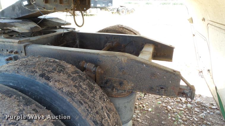 image for item DA1095 2003 Freightliner Columbia semi truck