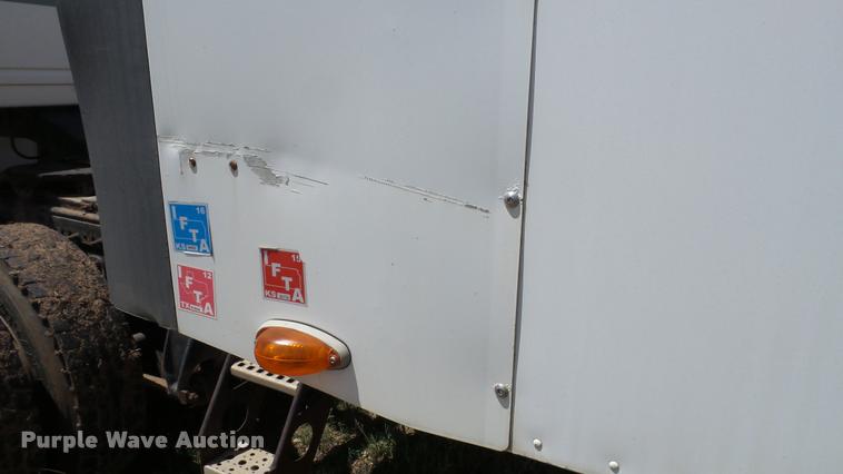 image for item DA1095 2003 Freightliner Columbia semi truck