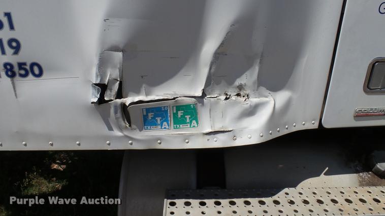 image for item DA1095 2003 Freightliner Columbia semi truck