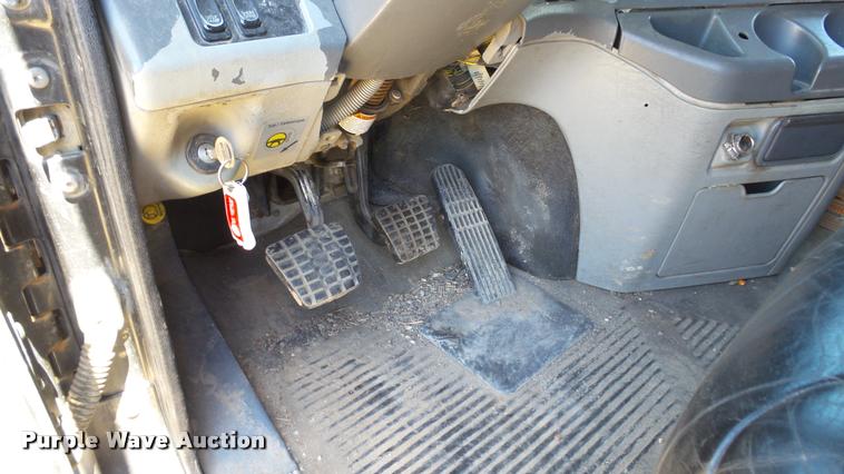 image for item DA1096 2003 Freightliner Columbia semi truck