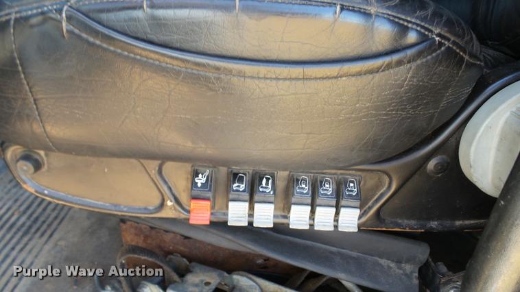 image for item DA1096 2003 Freightliner Columbia semi truck