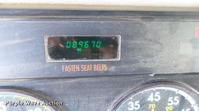 image for item DA1096 2003 Freightliner Columbia semi truck