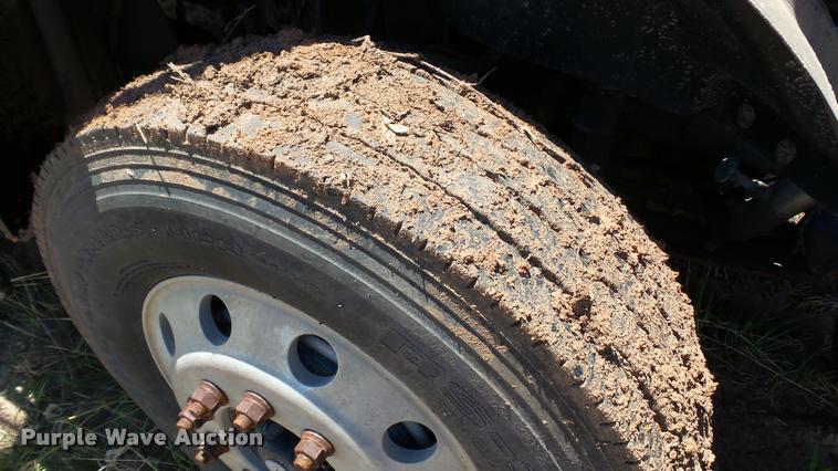 image for item DA1096 2003 Freightliner Columbia semi truck