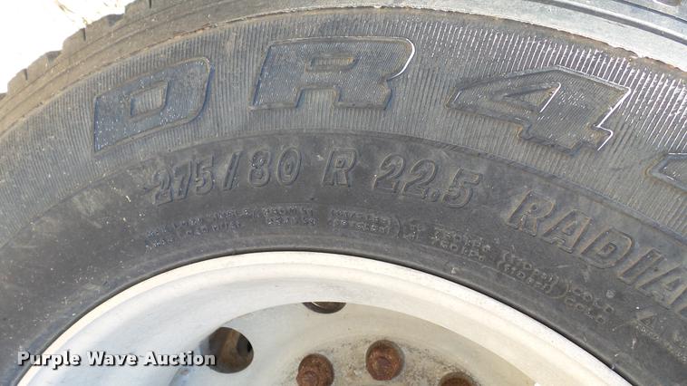 image for item DA1096 2003 Freightliner Columbia semi truck