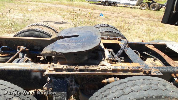 image for item DA1096 2003 Freightliner Columbia semi truck