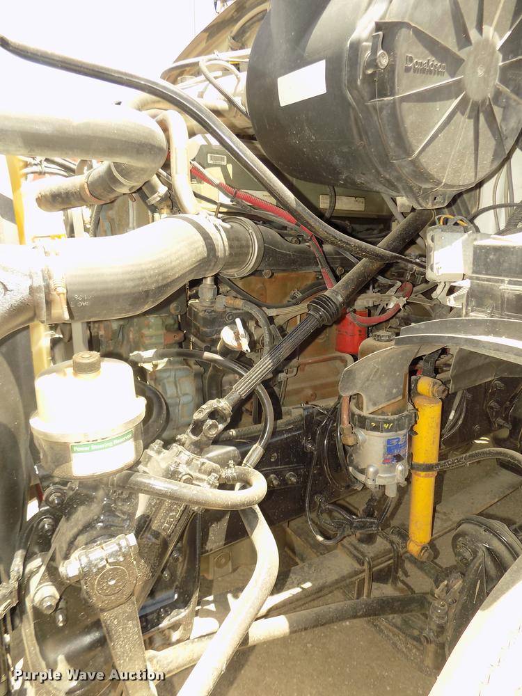 image for item DA3029 2006 Sterling A9500 semi truck