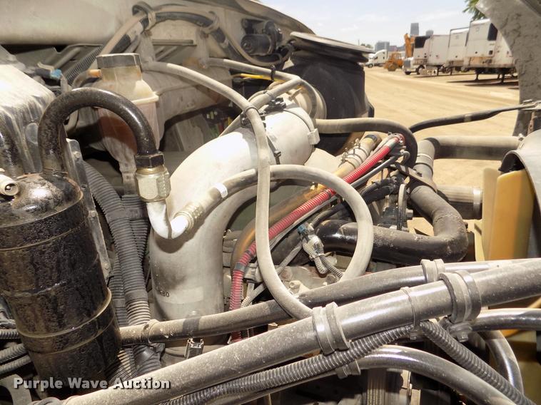 image for item DA3029 2006 Sterling A9500 semi truck